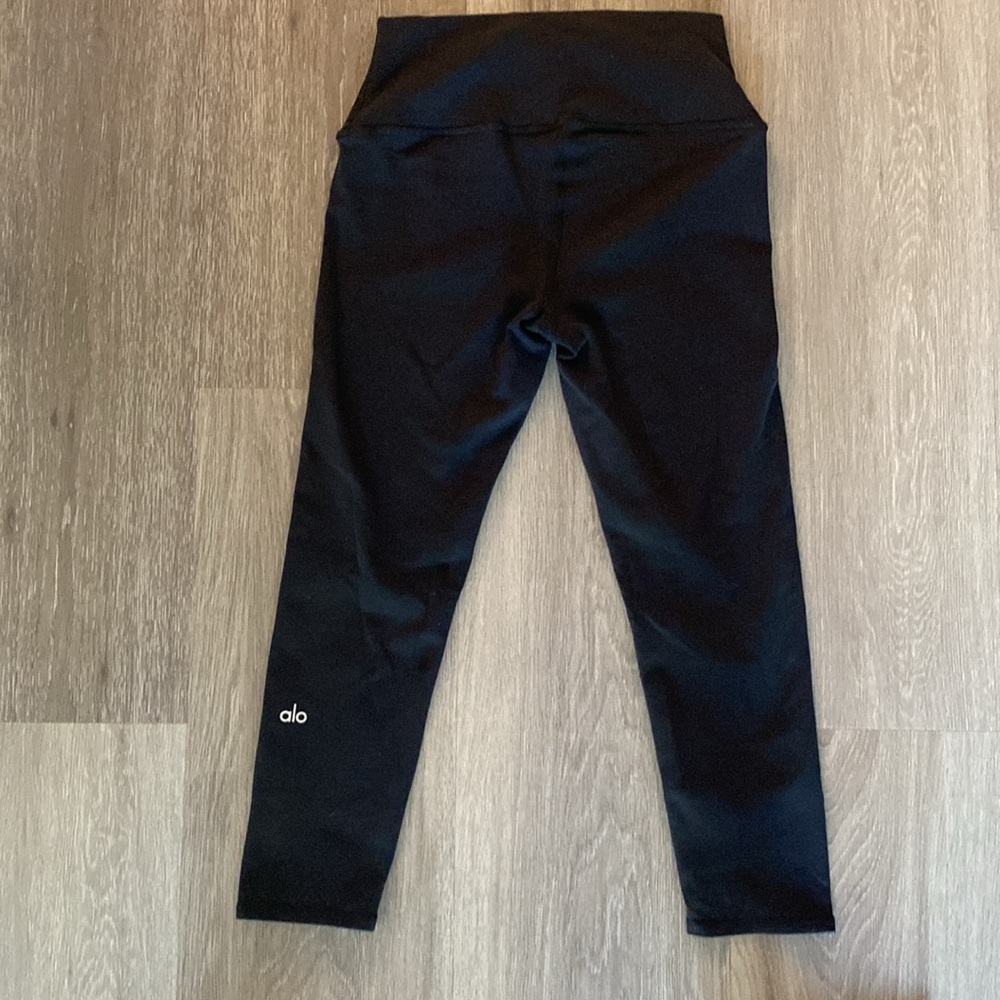 Alo Yoga High Waist Airbrush Capri